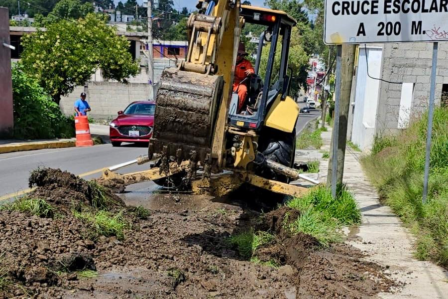 Ayuntamiento de Tlaxcala realiza desazolve en avenida Politécnico Nacional